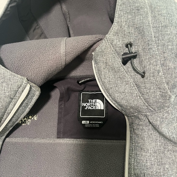 North Face- Soft shell Jacket- Large - Picture 3 of 3